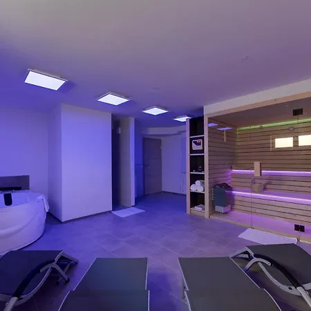 Apartman Chic With Finnish Sauna And Jacuzzi *