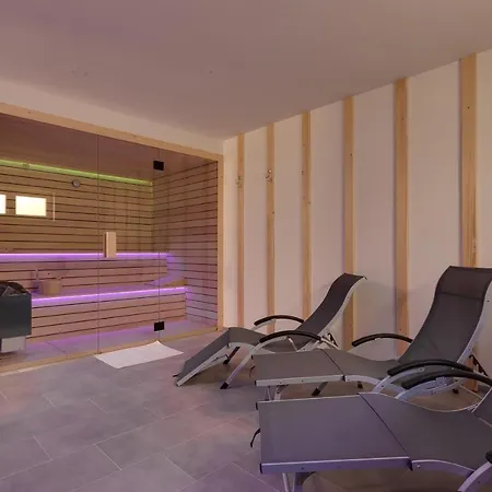Apartment Chic With Finnish Sauna And Jacuzzi *