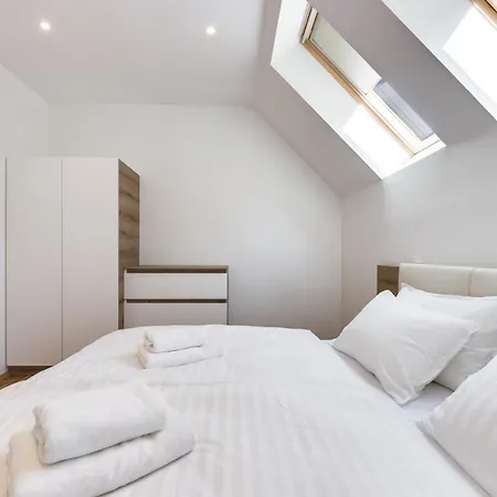 Chic With Finnish Sauna And Jacuzzi Apartment *