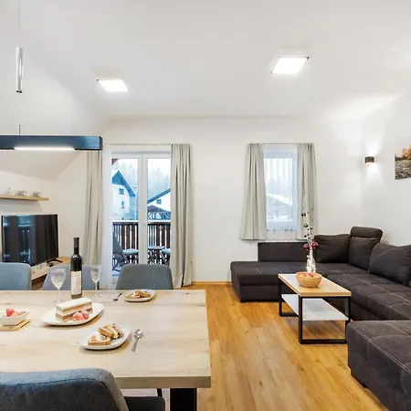 Apartment Chic With Finnish Sauna And Jacuzzi