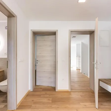 Chic With Finnish Sauna And Jacuzzi Apartment