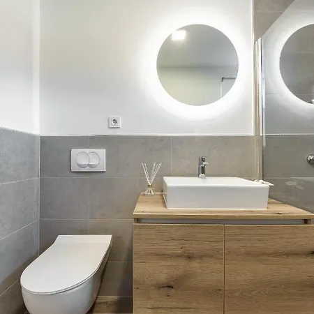 Chic With Finnish Sauna And Jacuzzi Apartment *