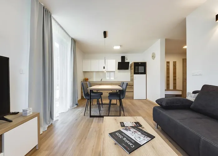 Apartment Chic With Finnish Sauna And Jacuzzi