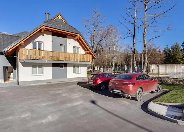 Chic With Finnish Sauna And Jacuzzi Apartment