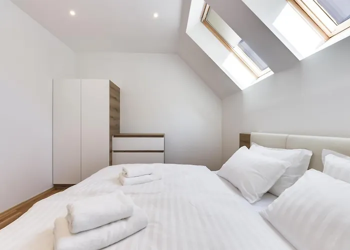 Chic With Finnish Sauna And Jacuzzi Apartment *