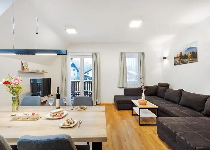 Apartment Chic With Finnish Sauna And Jacuzzi