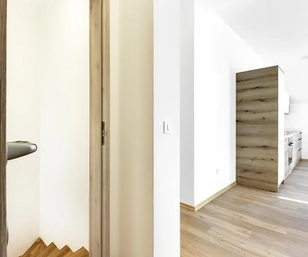 Apartment Chic With Finnish Sauna And Jacuzzi *